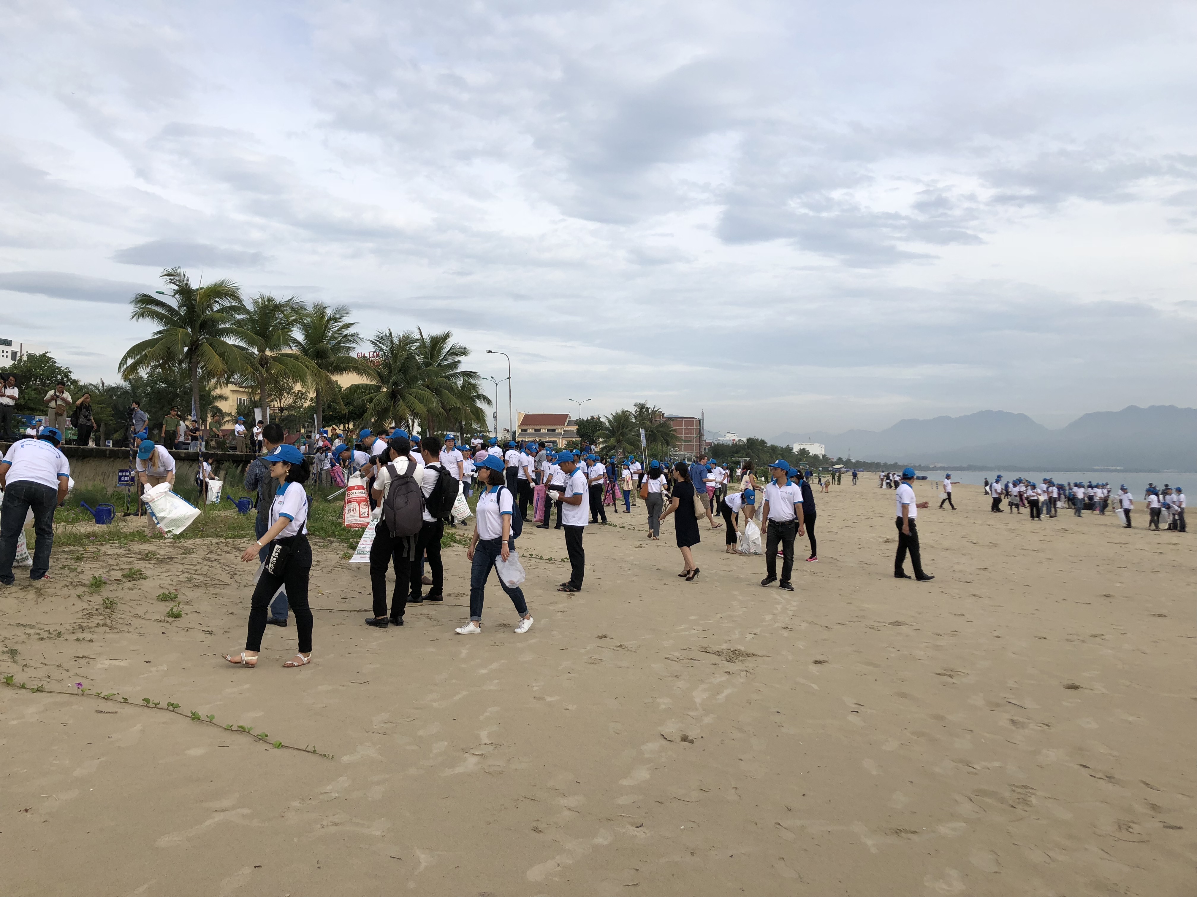 Việt Nam cùng chung tay bảo vệ đại dương “Join hands to protect the ocean”