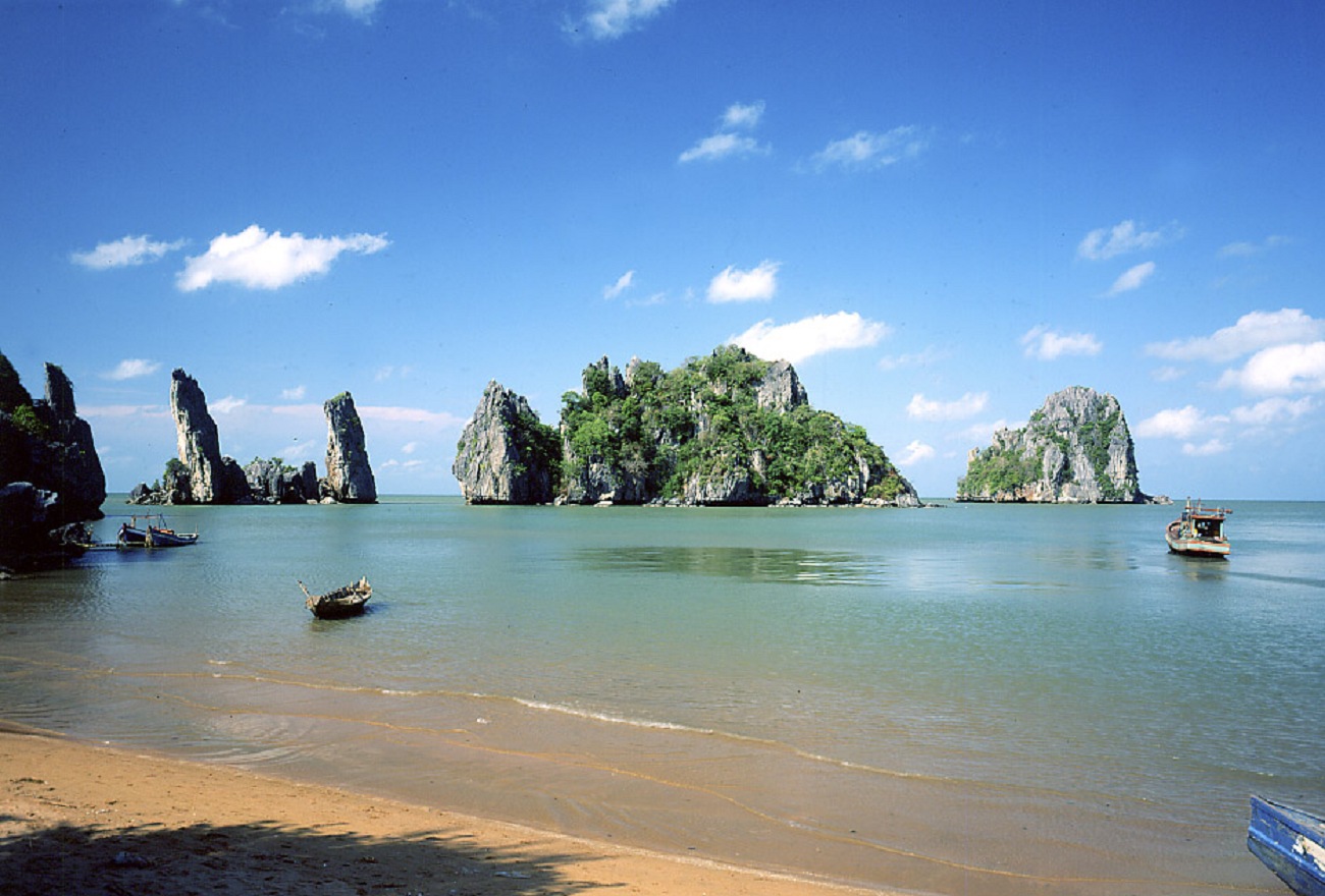 Kiên Giang tạo bãi ngăn sạt lở bờ biển
